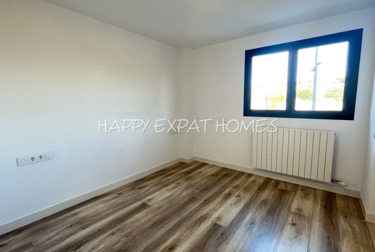 3 bedroom flat in La Plana (av. Sofia) with seaviews