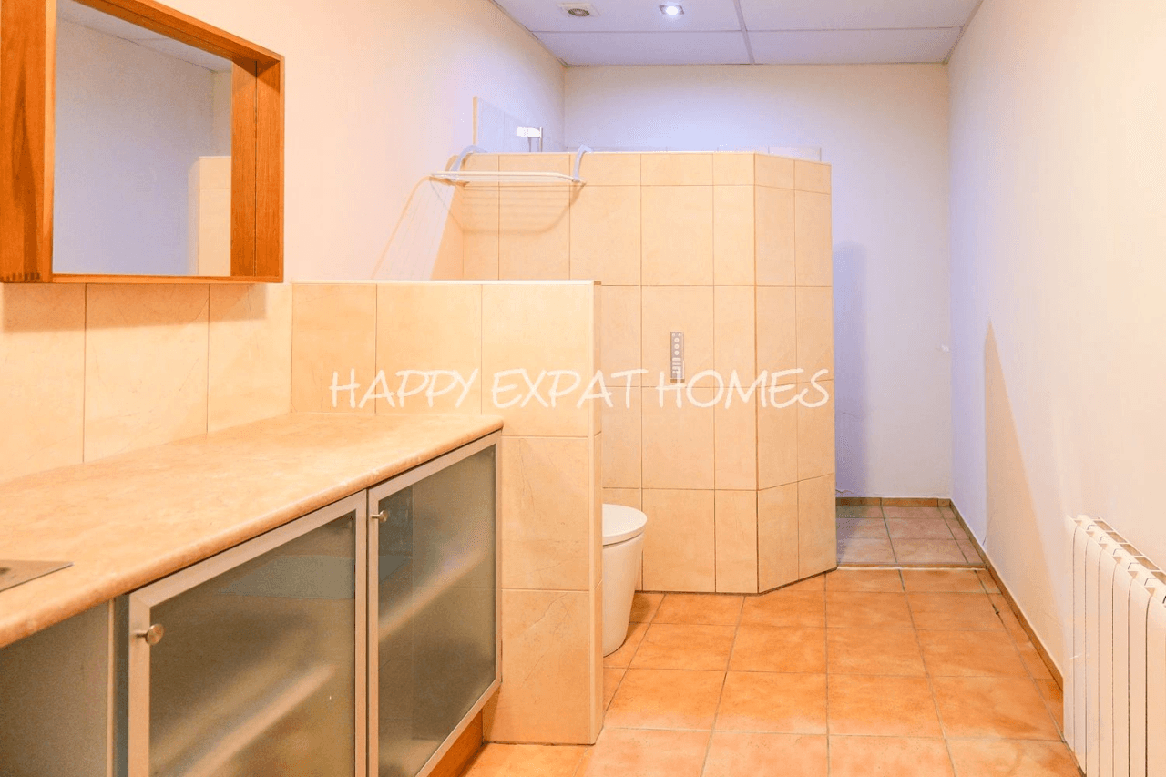 Huge fantastic villa in the Sitges hills with warehouse garage, independent apartment and tourist license