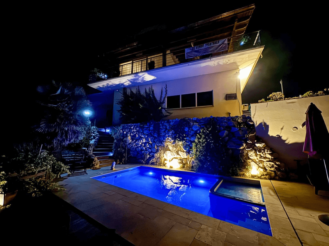 Huge fantastic villa in the Sitges hills with warehouse garage, independent apartment and tourist license