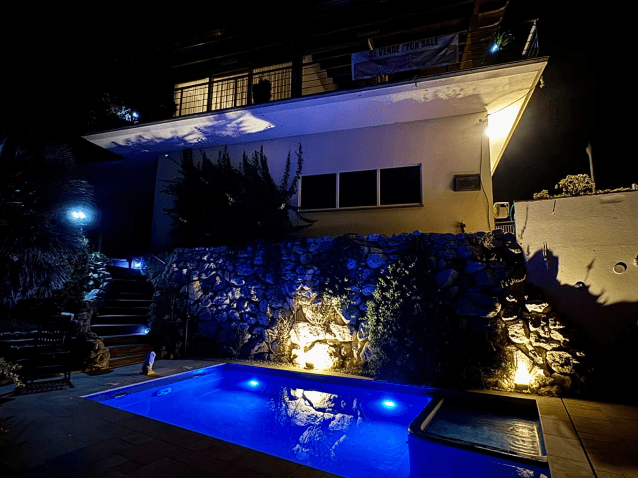 Huge fantastic villa in the Sitges hills with warehouse garage, independent apartment and tourist license