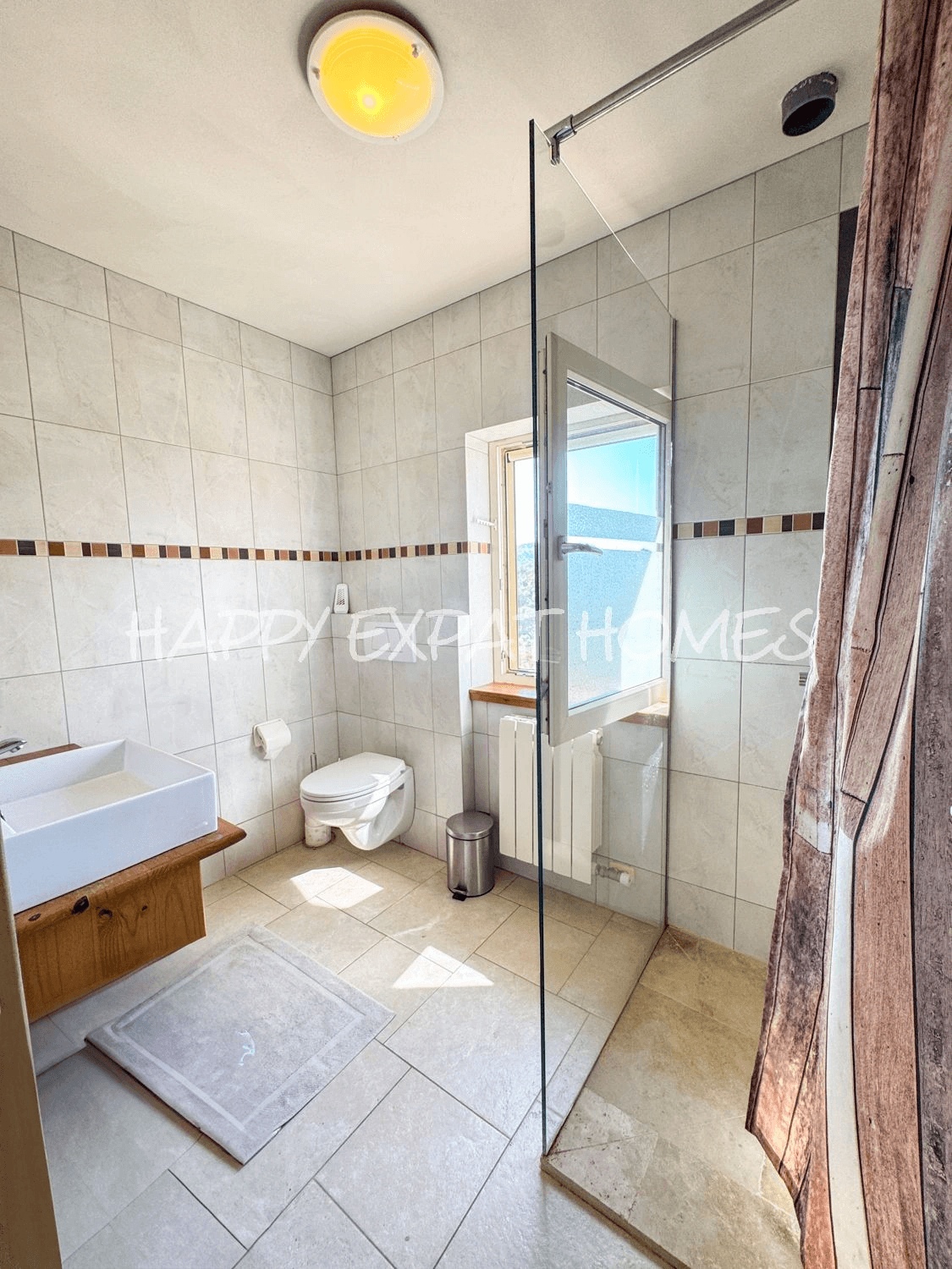 Huge fantastic villa in the Sitges hills with warehouse garage, independent apartment and tourist license