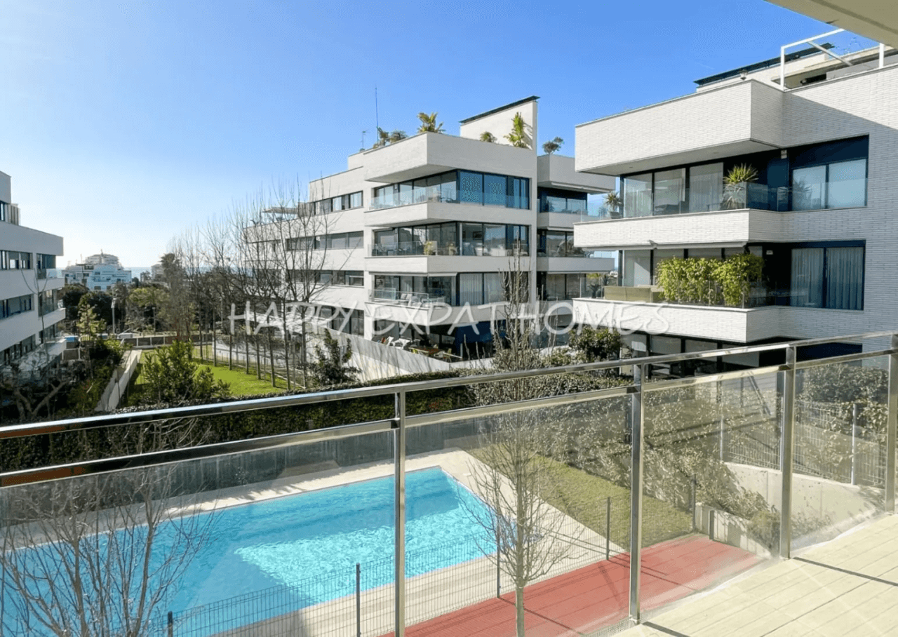 3 bedroom flat in La Plana (av. Sofia) with seaviews