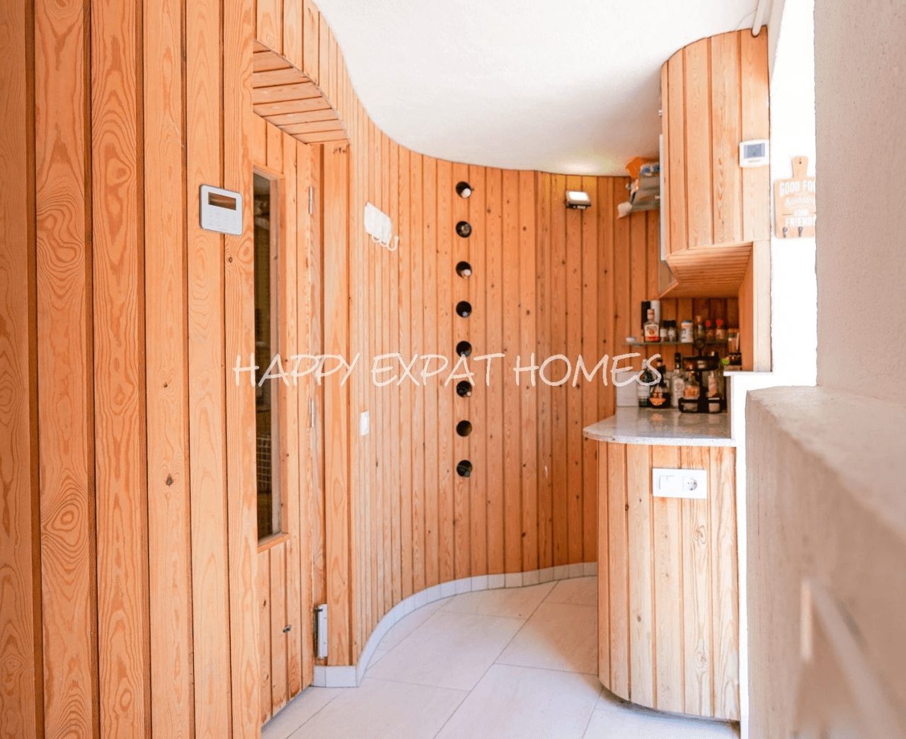 Huge fantastic villa in the Sitges hills with warehouse garage, independent apartment and tourist license
