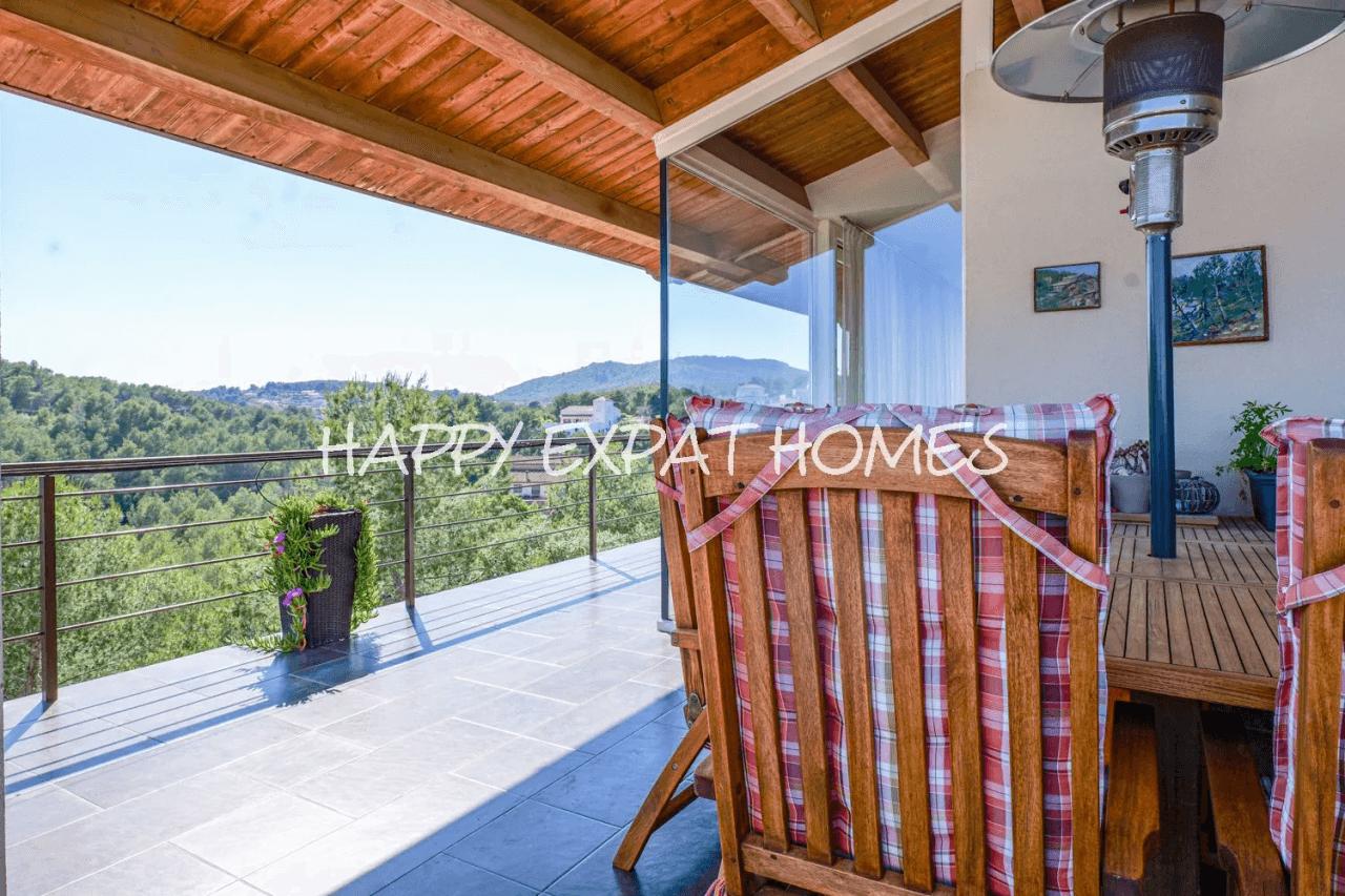 Huge fantastic villa in the Sitges hills with warehouse garage, independent apartment and tourist license