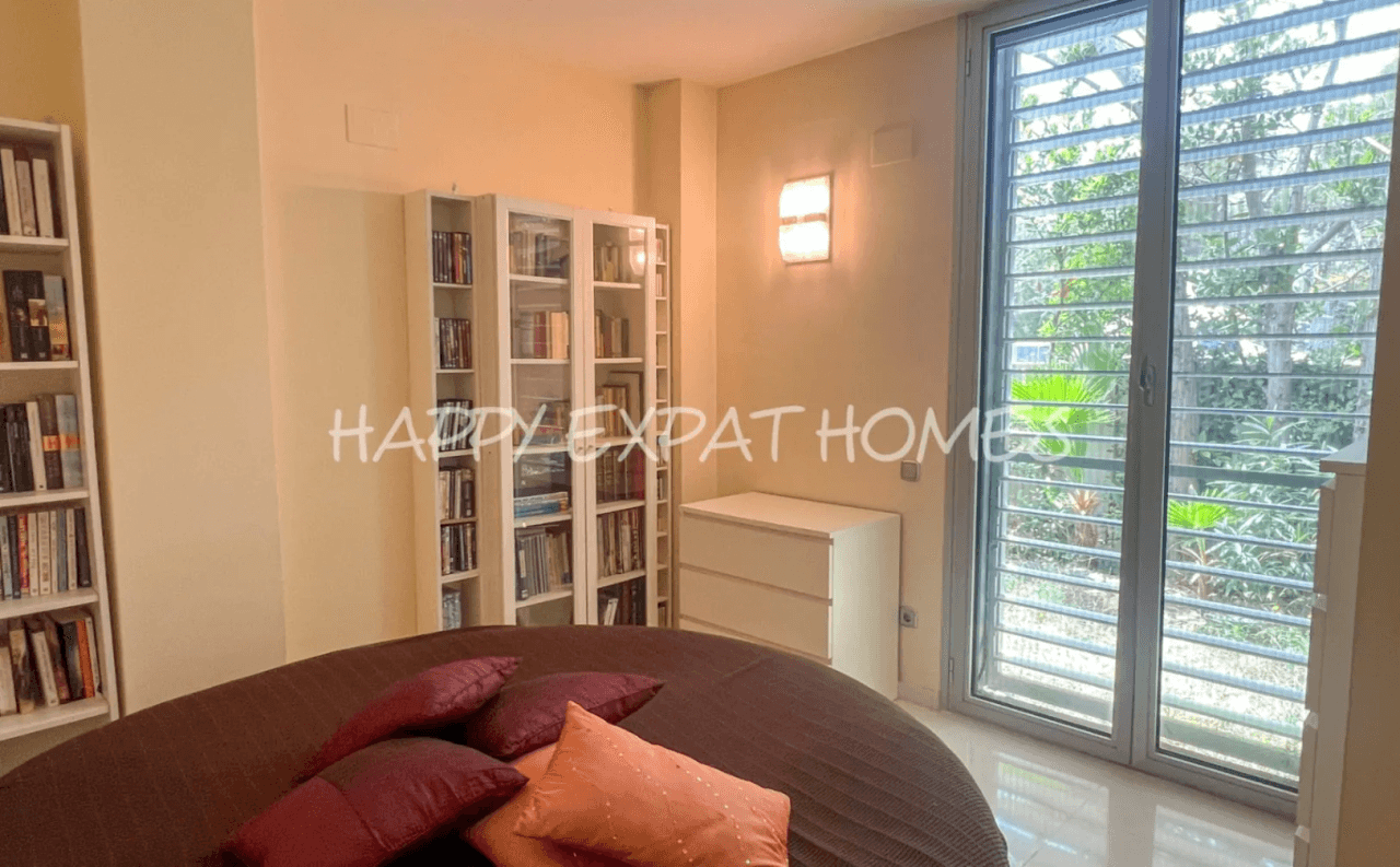 Spacious duplex with seaview and garden in Casas del Mar