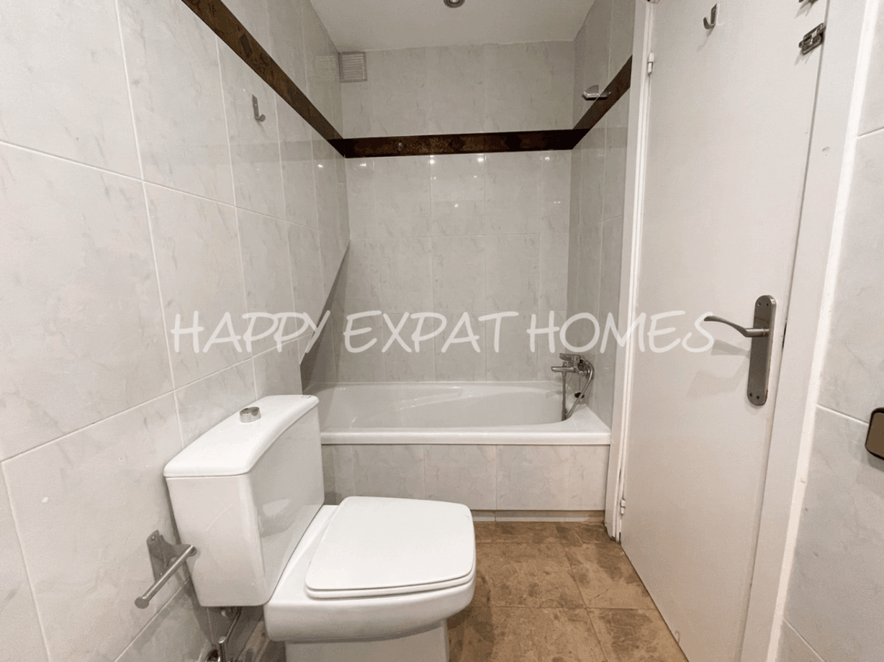 Big villa with private woods and tourist license