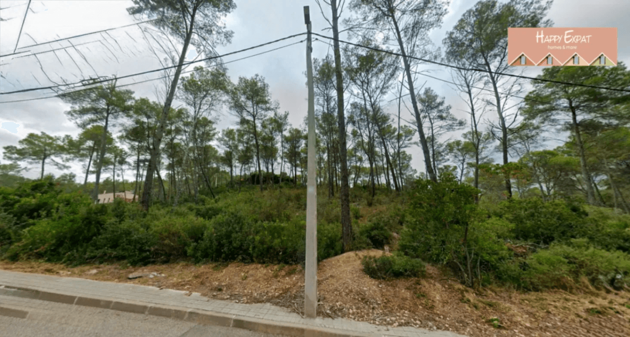 Buildable plot with potential for two independent homes