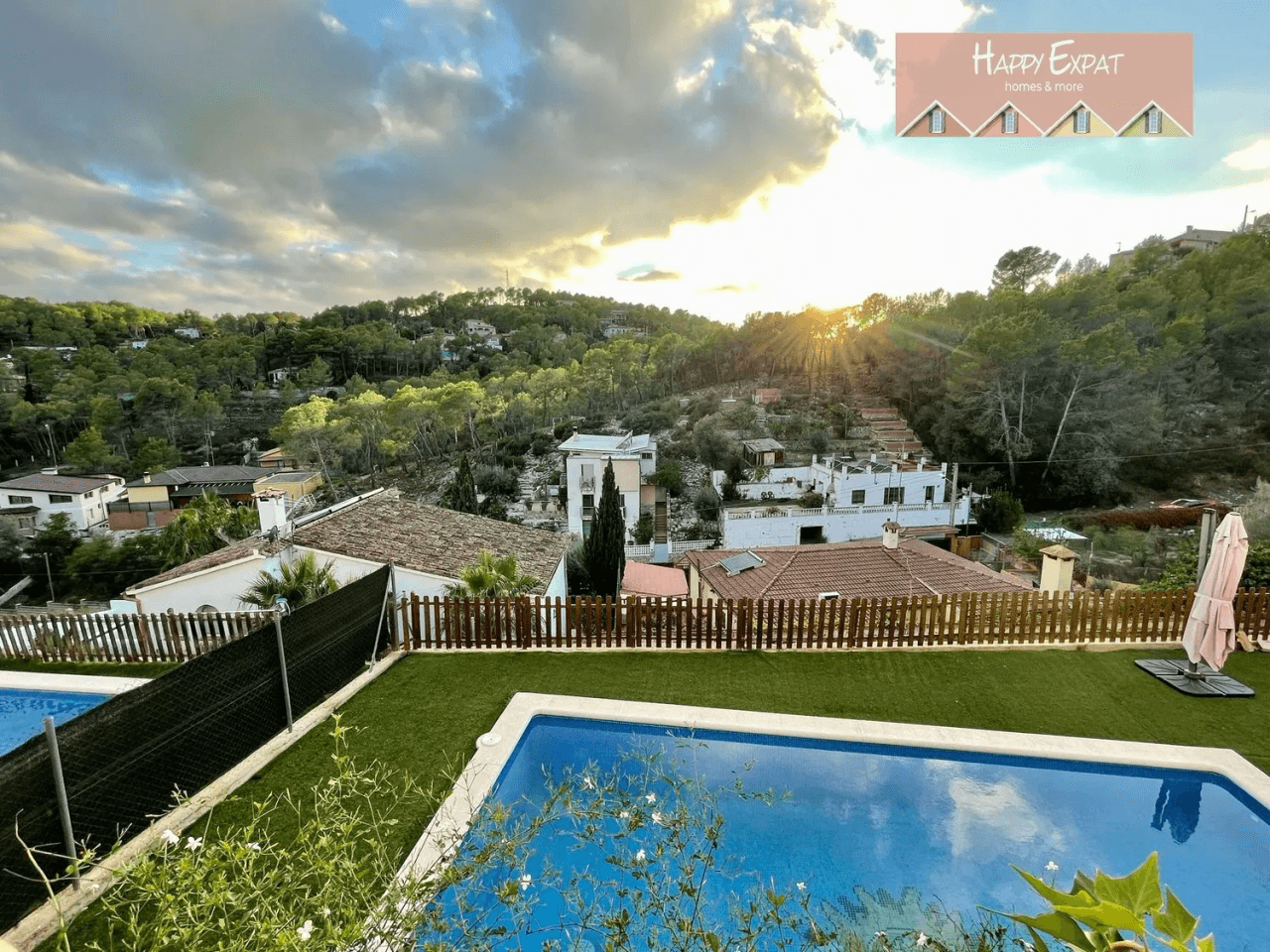 Large duplex house with pool