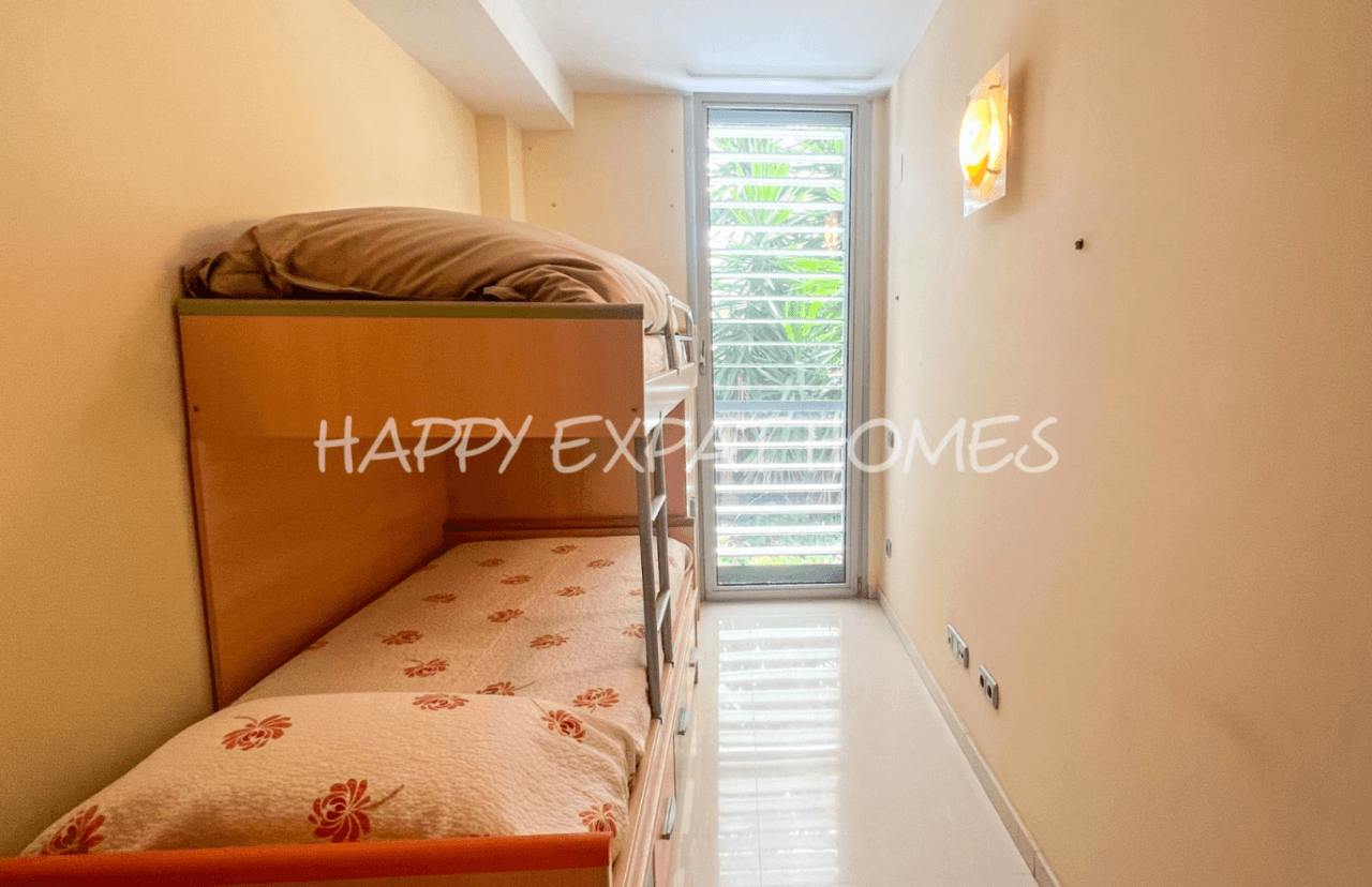 Spacious duplex with seaview and garden in Casas del Mar