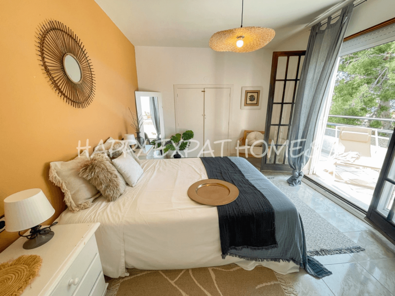 Big villa with private woods and tourist license