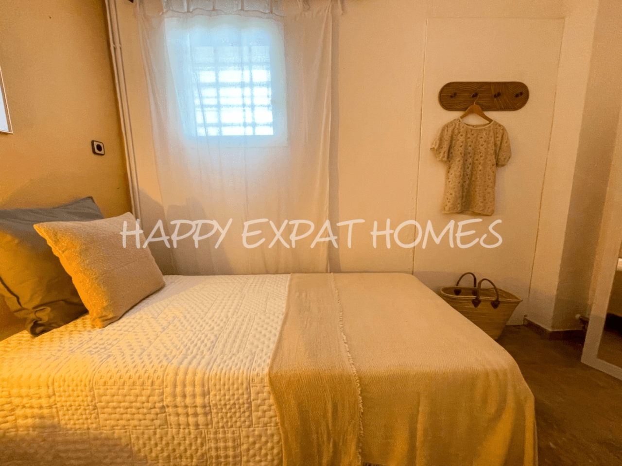 Big villa with private woods and tourist license