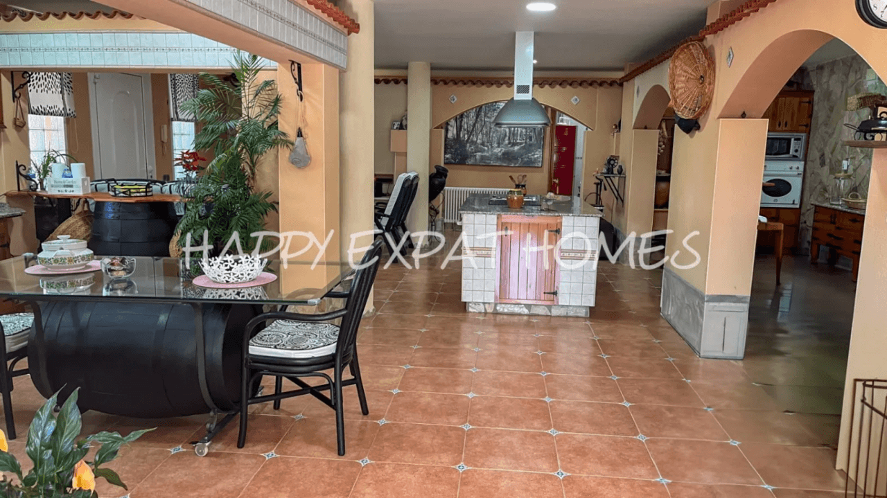 Exceptional villa with fantastic nature park views