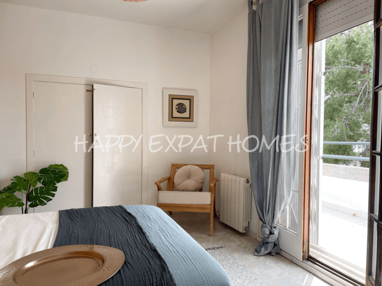 Big villa with private woods and tourist license