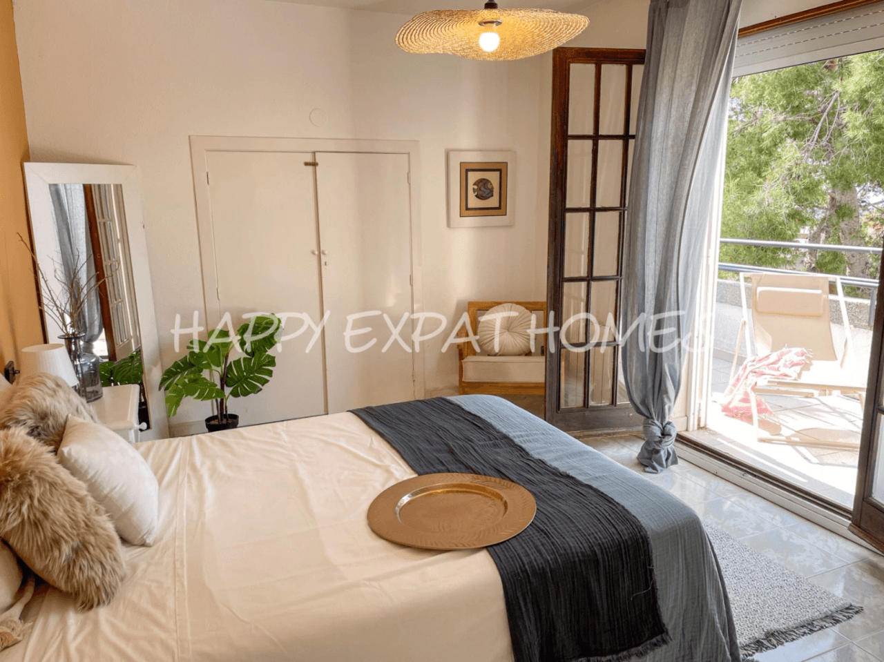 Big villa with private woods and tourist license