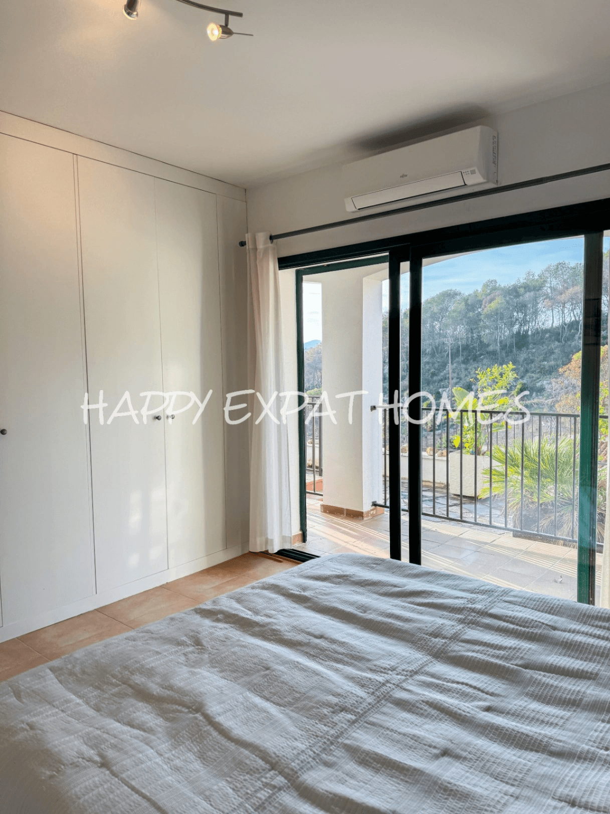 Wonderful modern terraced house with tourist license in Mas Mestre