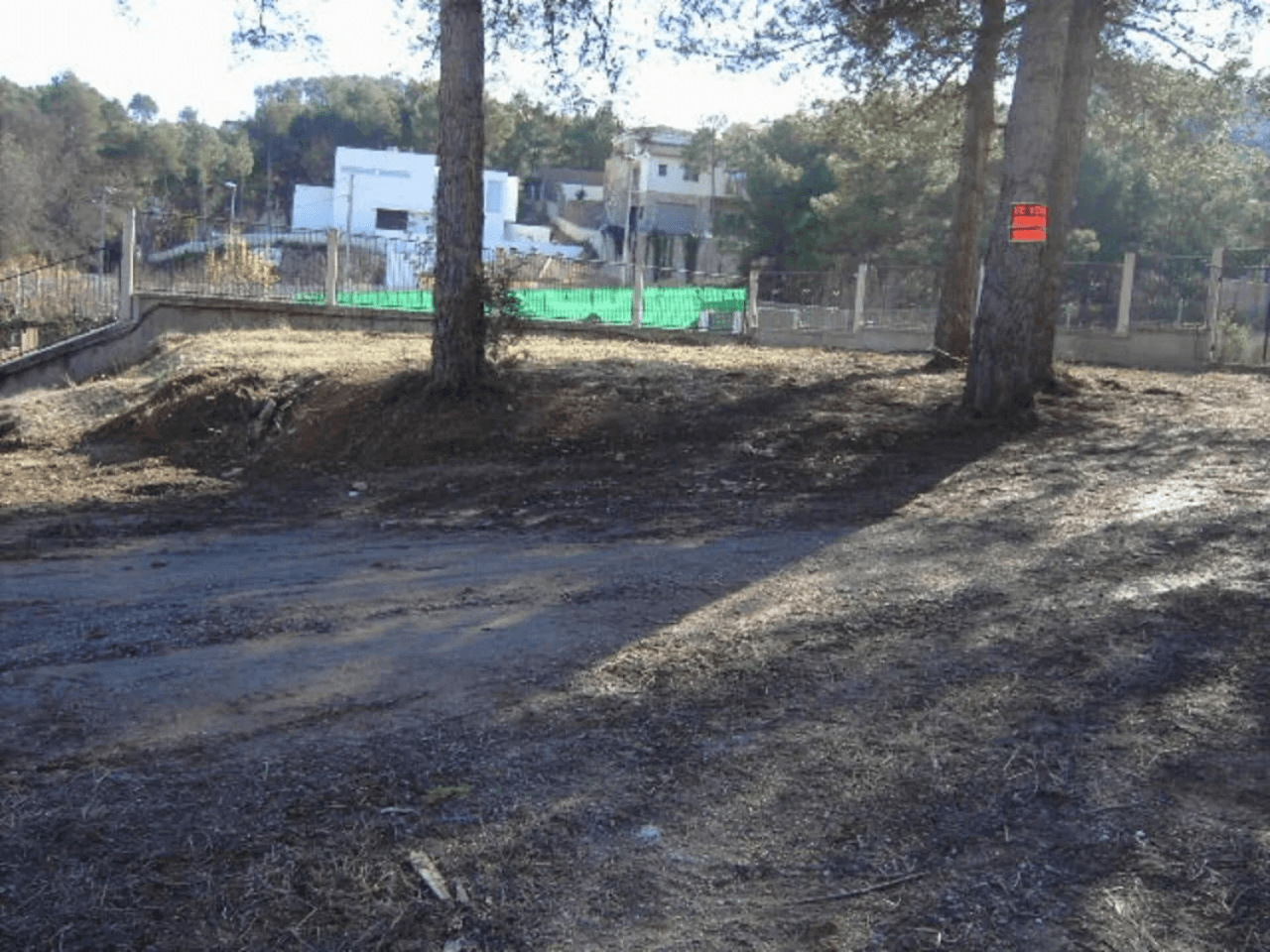 Beautiful, flat plot of 1242 m2s already fenced