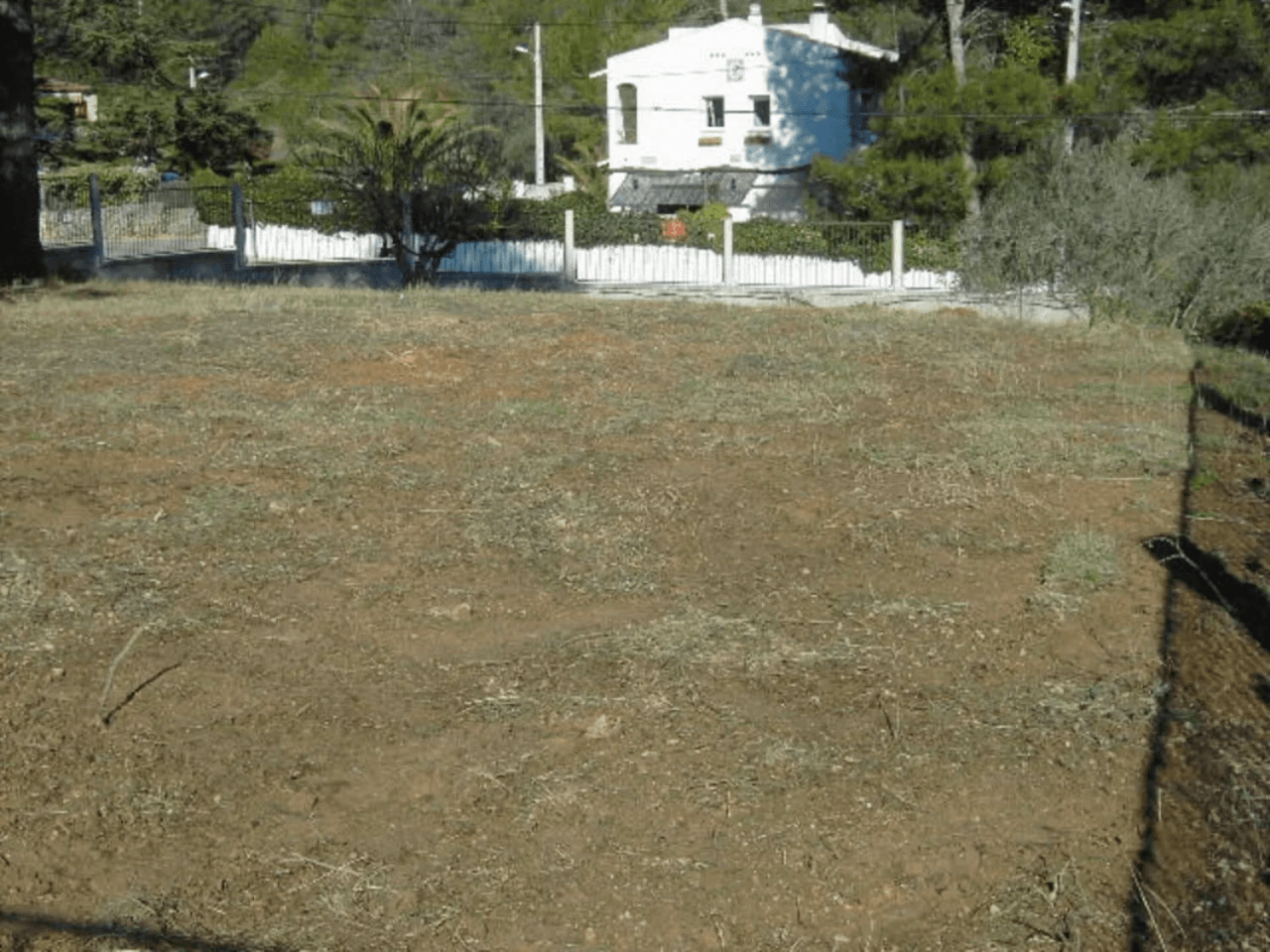 Beautiful, flat plot of 1242 m2s already fenced