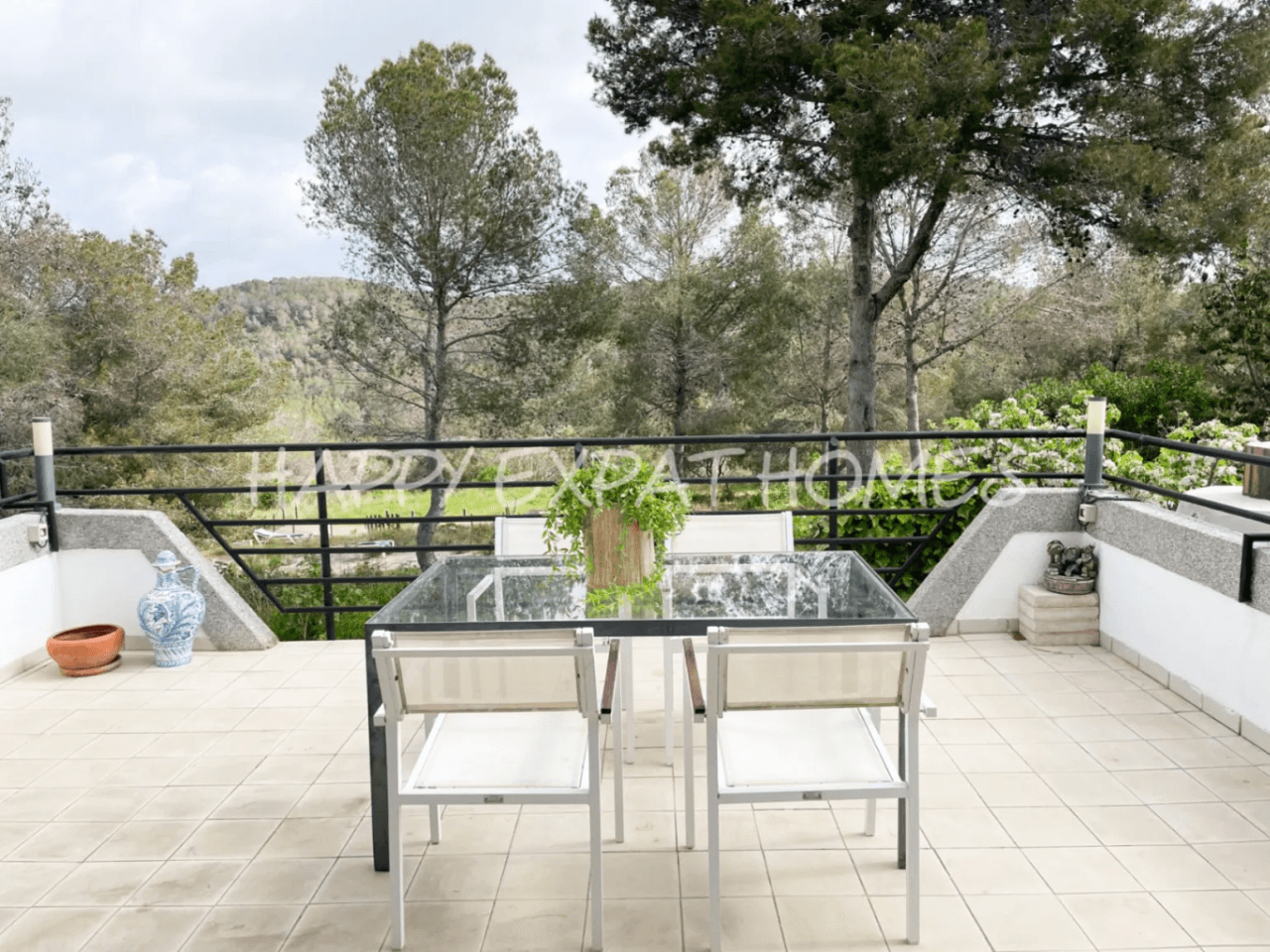 Big villa with private woods and tourist license