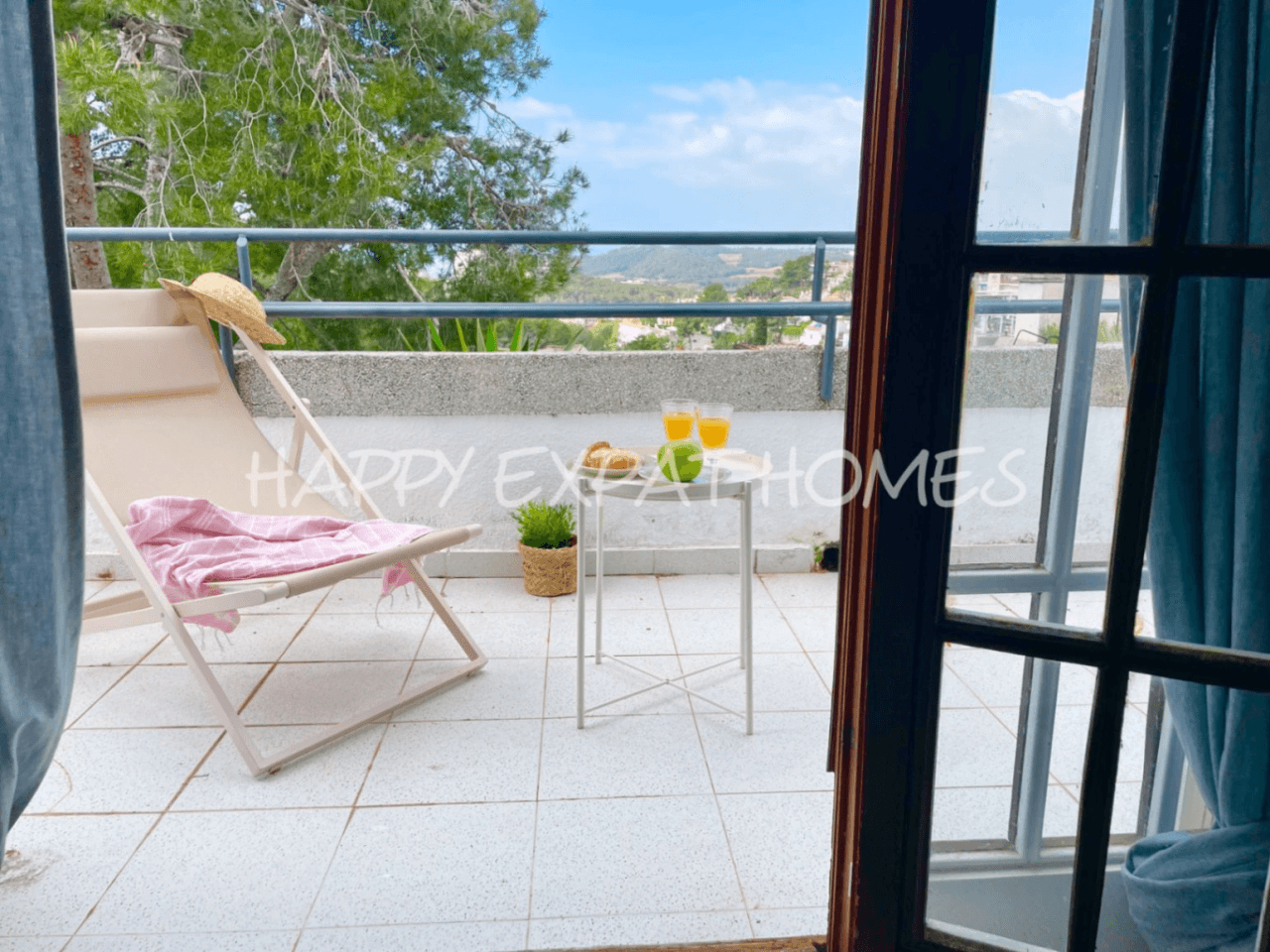 Big villa with private woods and tourist license