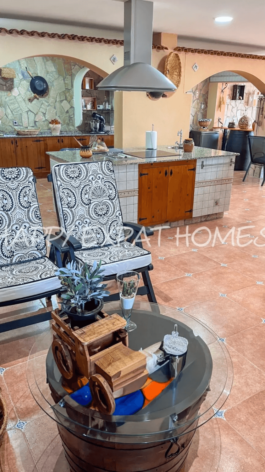 Exceptional villa with fantastic nature park views