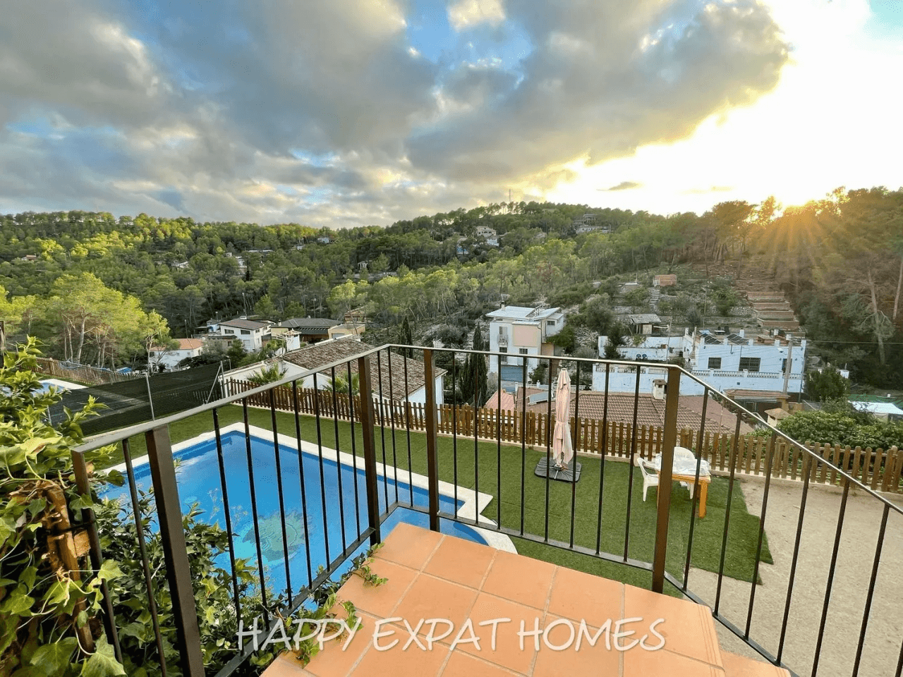 Large duplex house with pool