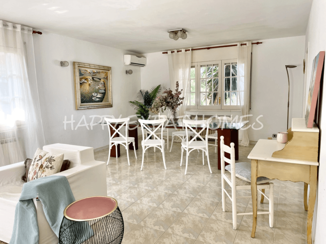 Big villa with private woods and tourist license