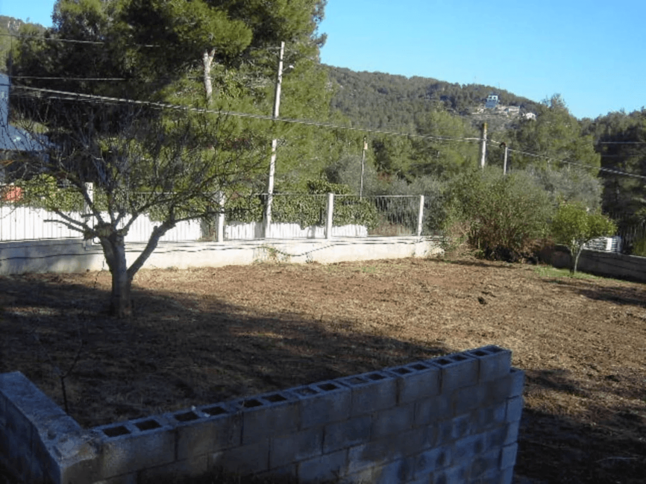Beautiful, flat plot of 1242 m2s already fenced