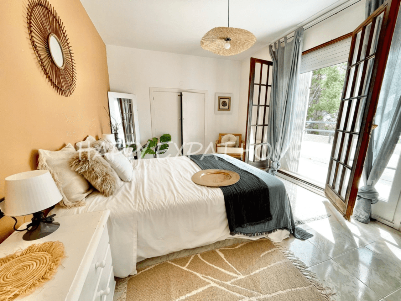 Big villa with private woods and tourist license
