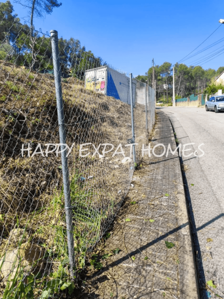Discover the potential of this spacious double plot in the peaceful surroundings of Olivella.