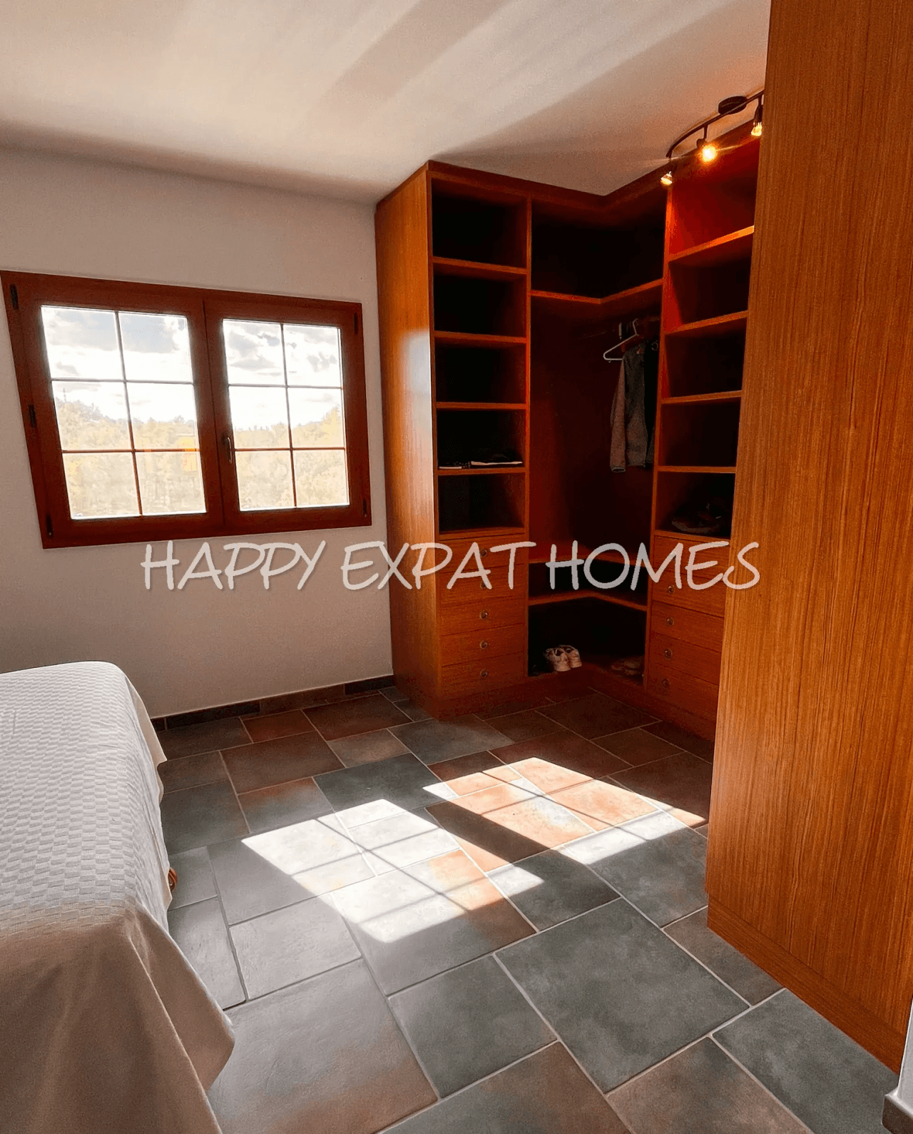 Large duplex house with pool