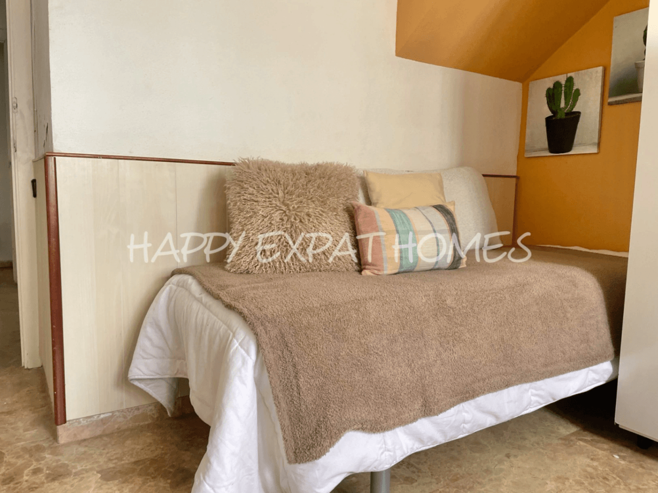 Big villa with private woods and tourist license