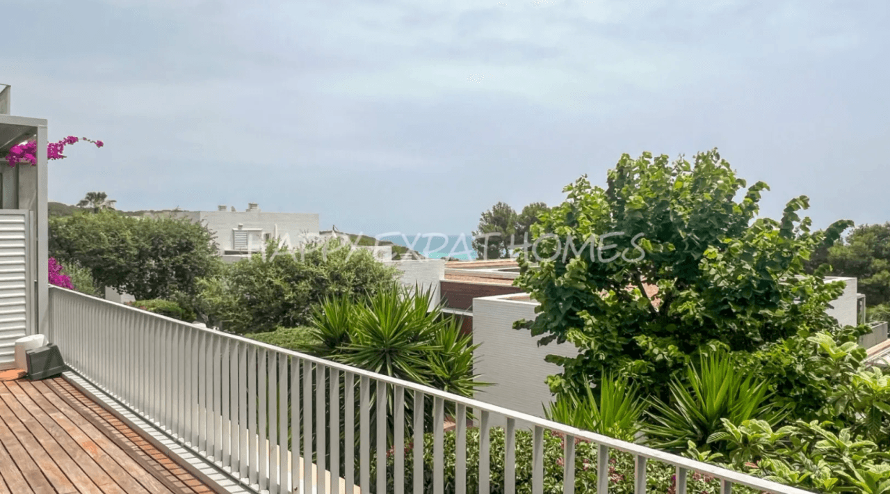 Spacious duplex with seaview and garden in Casas del Mar