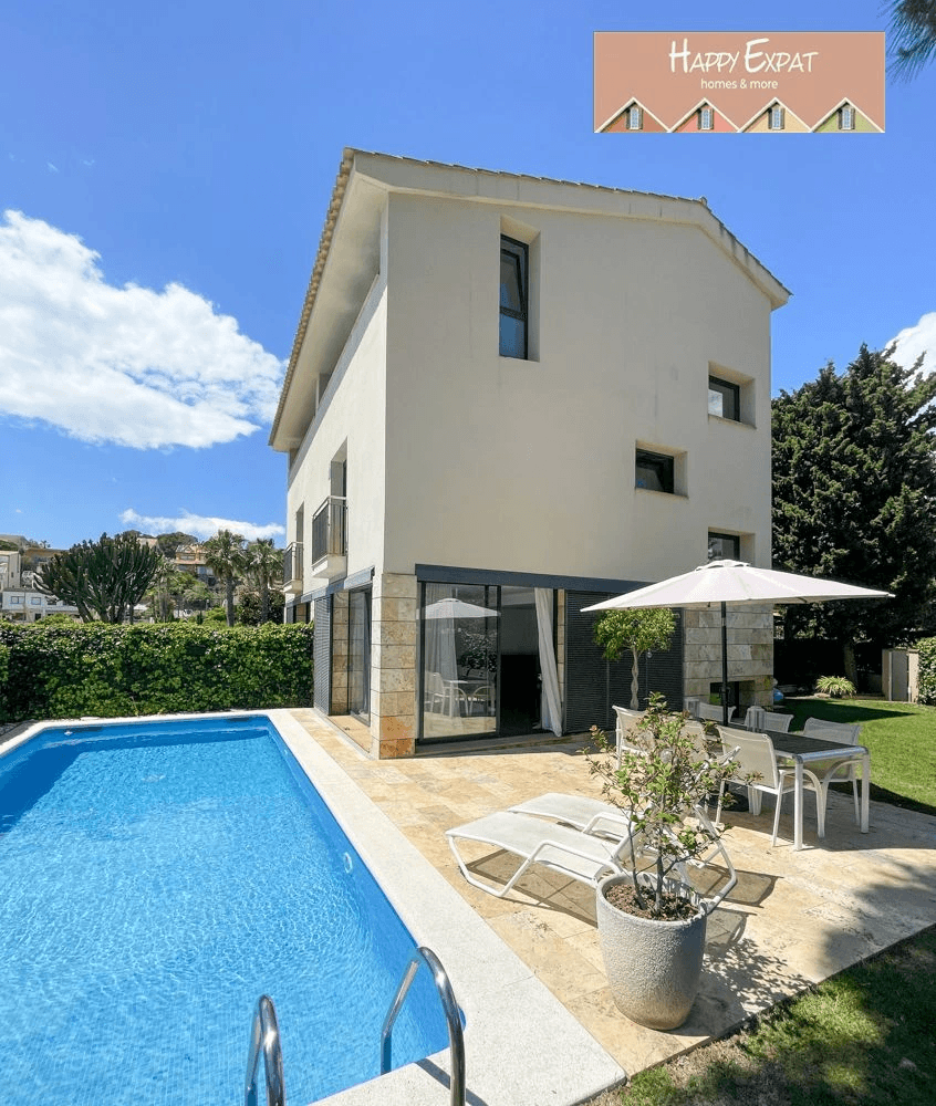 Impressive house with tourist license and sea views in Sitges