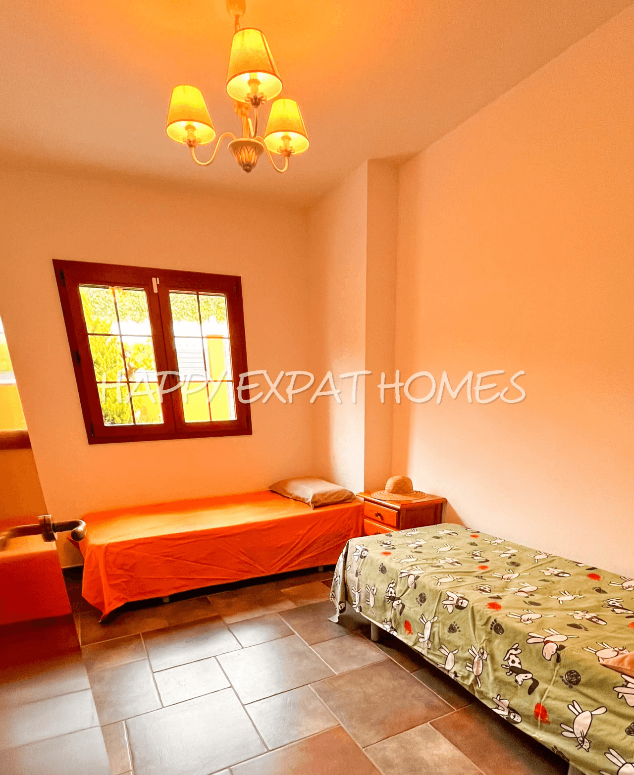 Large duplex house with pool