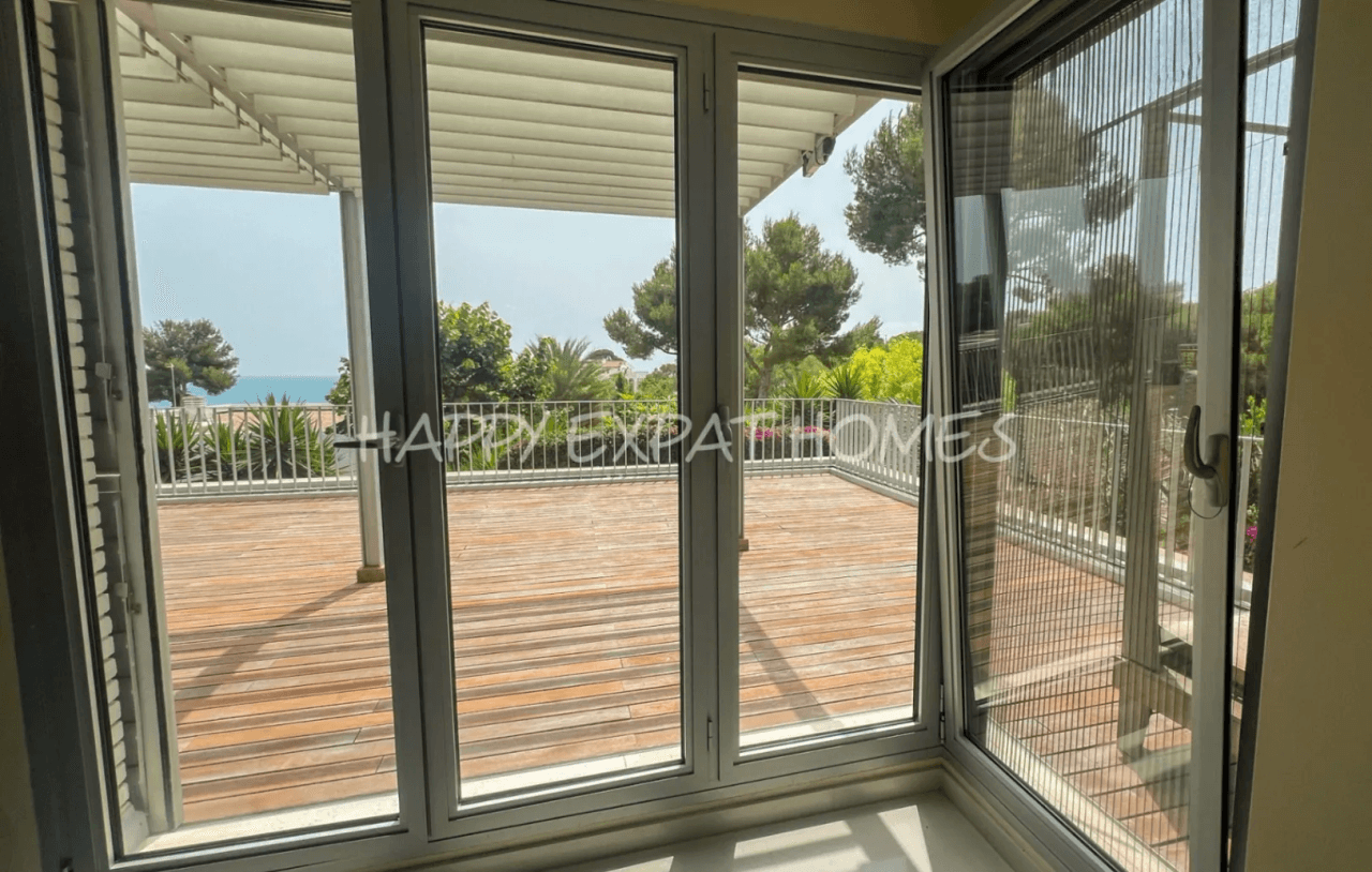Spacious duplex with seaview and garden in Casas del Mar