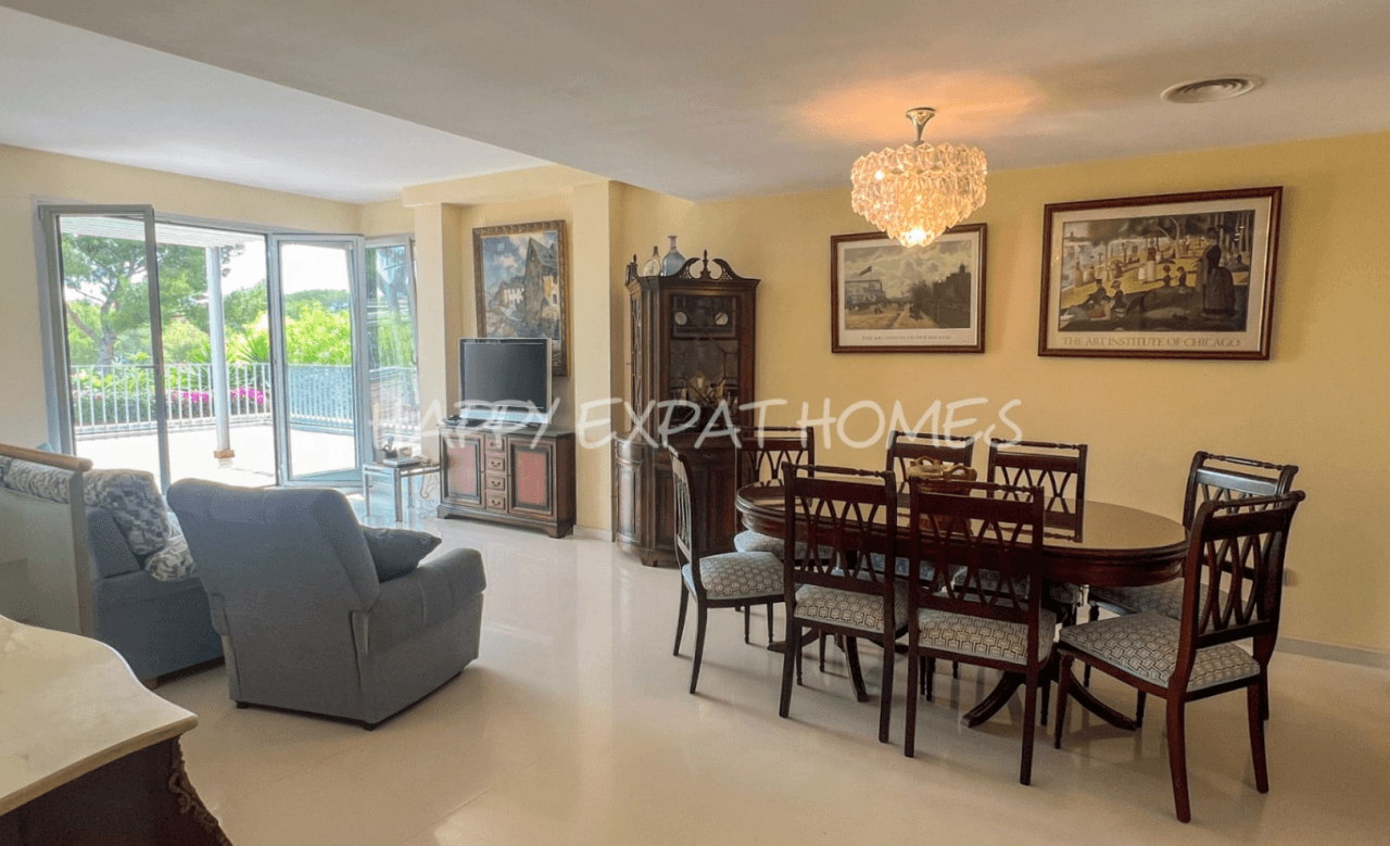 Spacious duplex with seaview and garden in Casas del Mar
