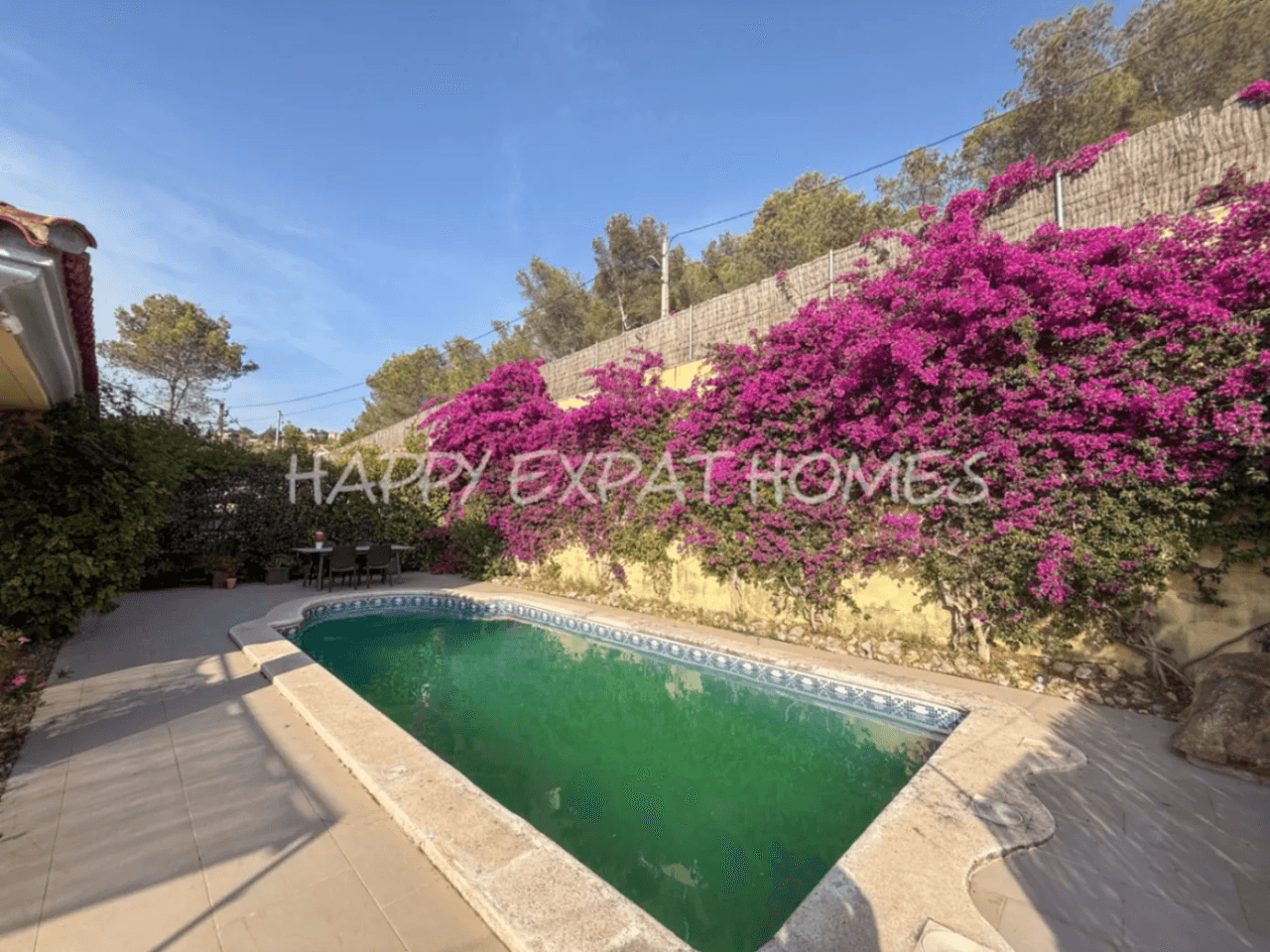 Villa en venta de 5 dormitorios con piscina en Olivella, Barcelona