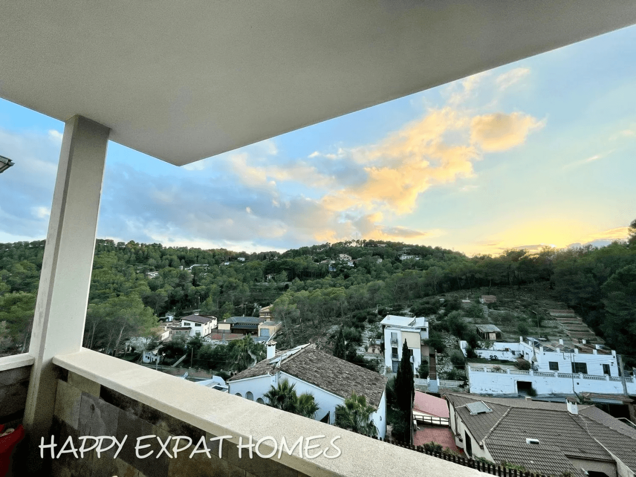 Large duplex house with pool