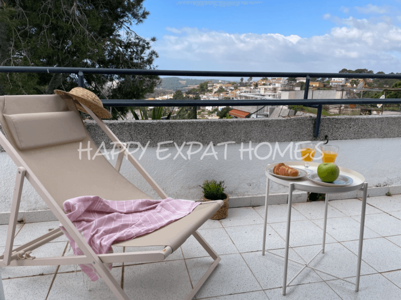 Big villa with private woods and tourist license