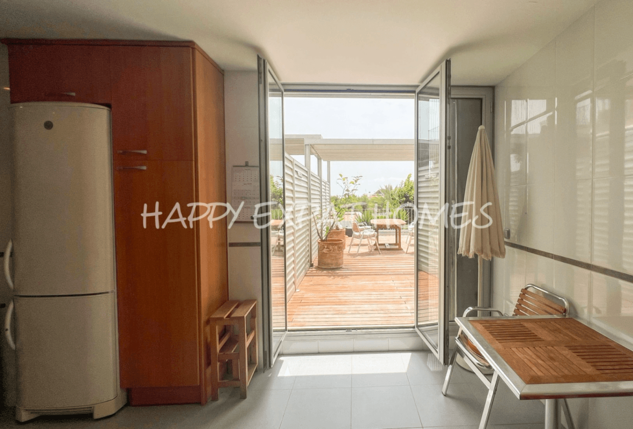 Spacious duplex with seaview and garden in Casas del Mar