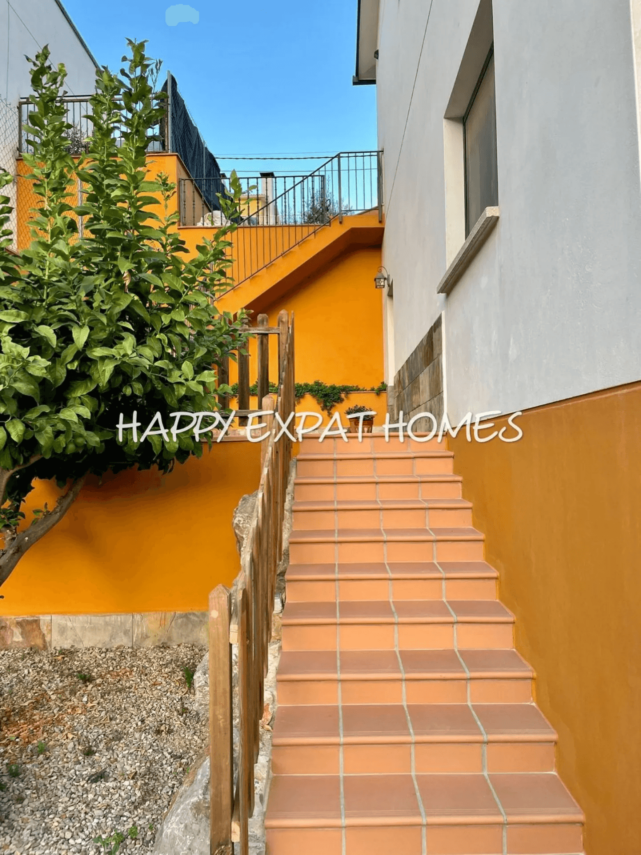 Large duplex house with pool