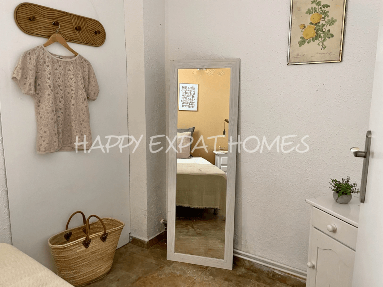 Big villa with private woods and tourist license