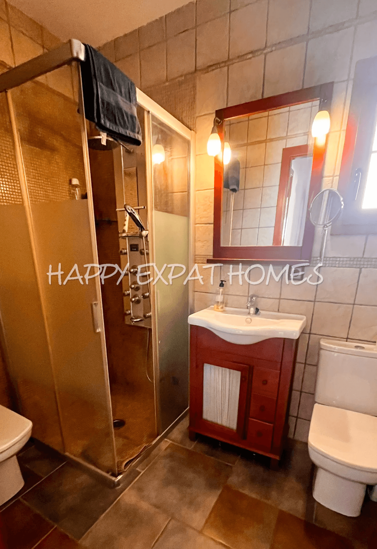Large duplex house with pool