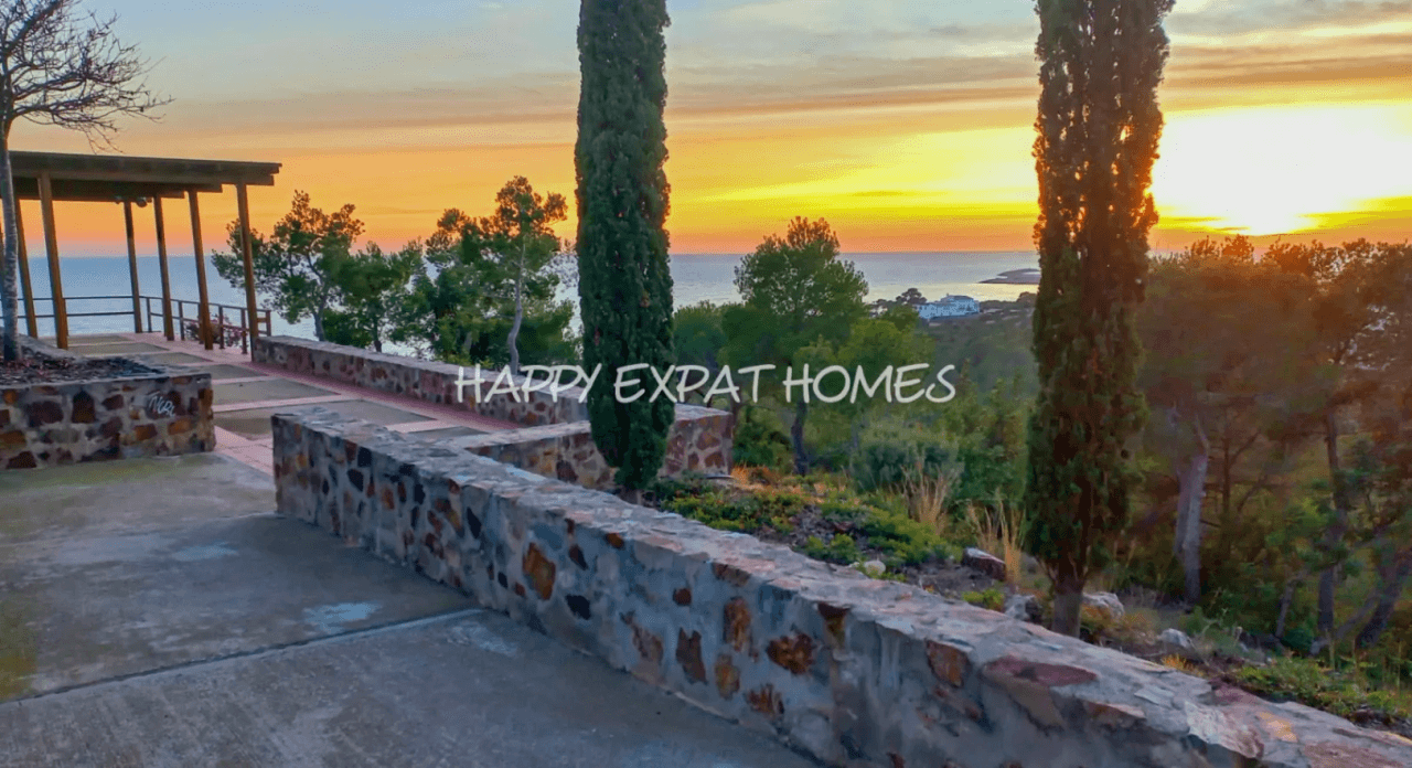 Spacious duplex with seaview and garden in Casas del Mar
