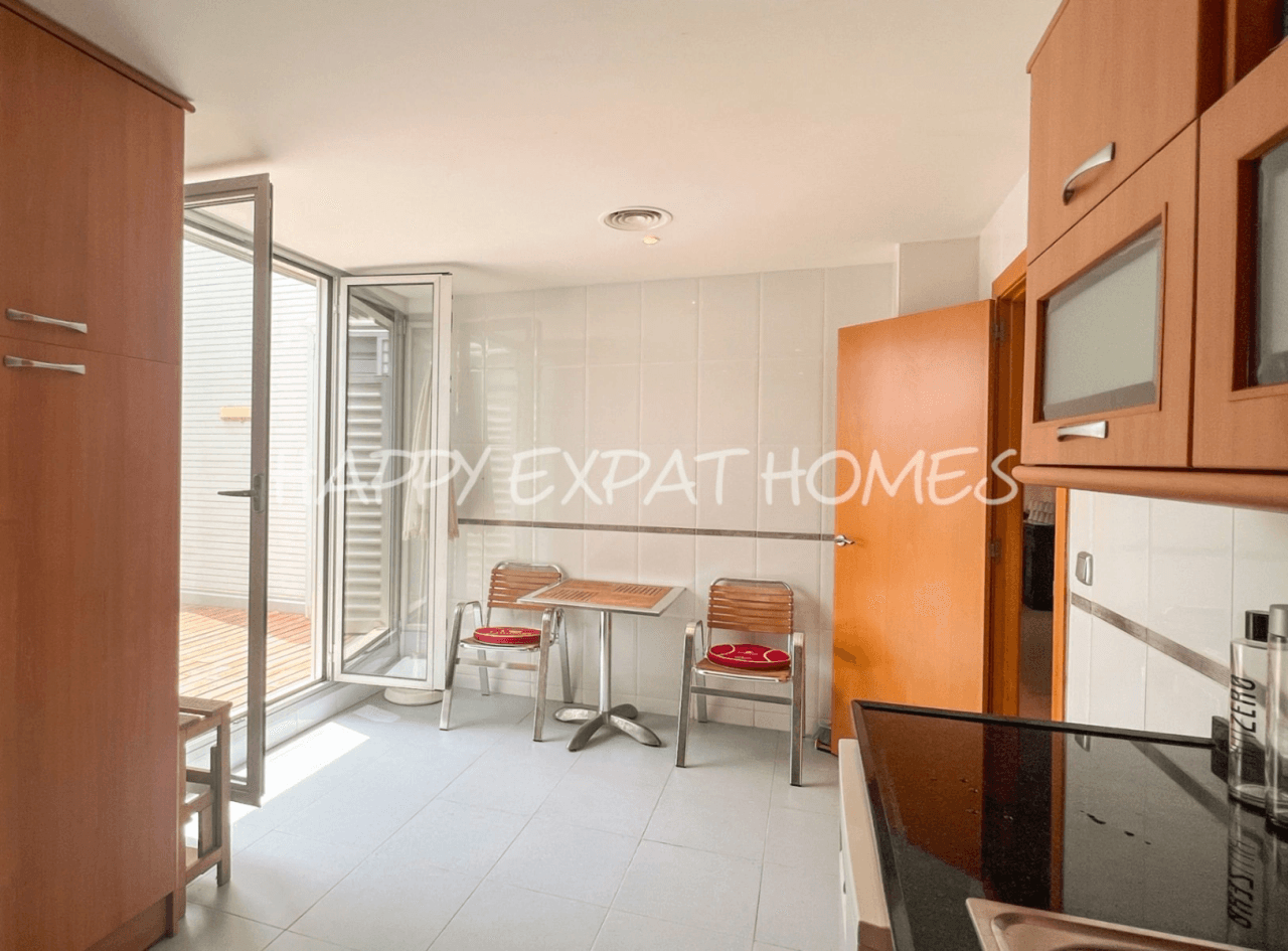 Spacious duplex with seaview and garden in Casas del Mar