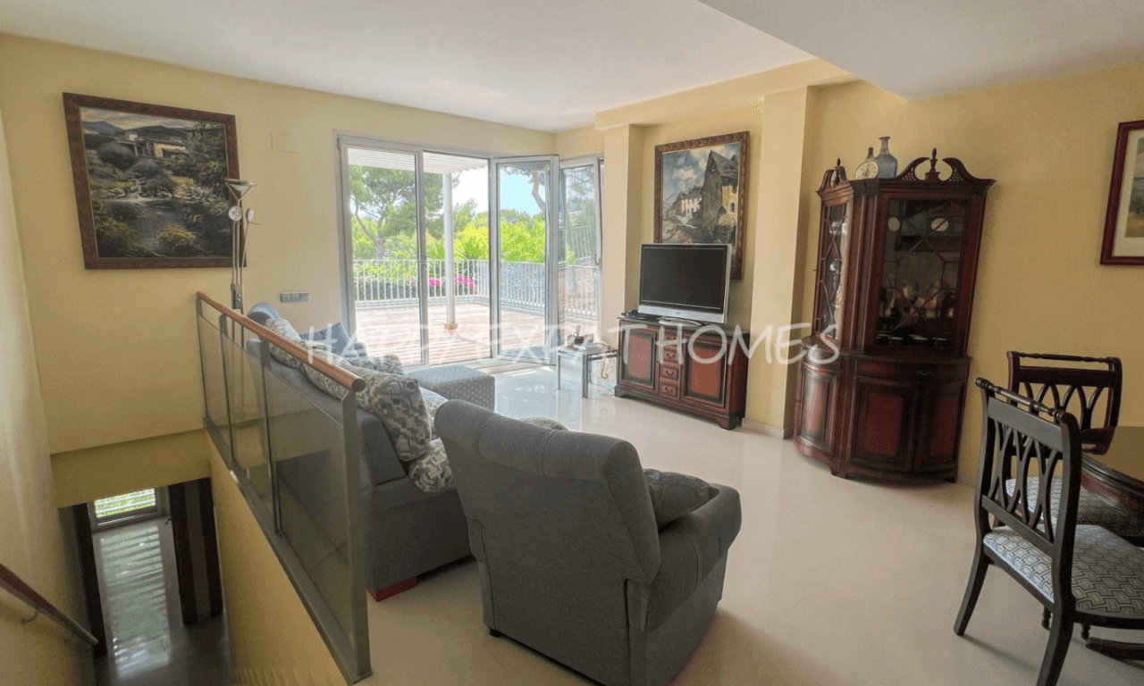 Spacious duplex with seaview and garden in Casas del Mar