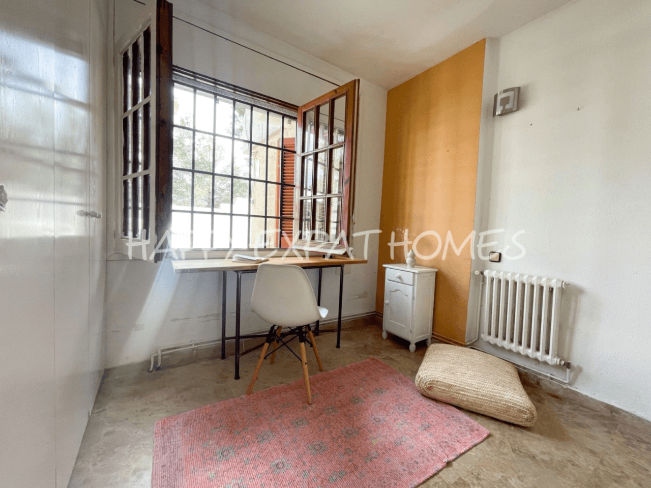 Big villa with private woods and tourist license
