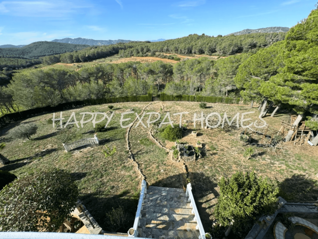 Exceptional villa with fantastic nature park views