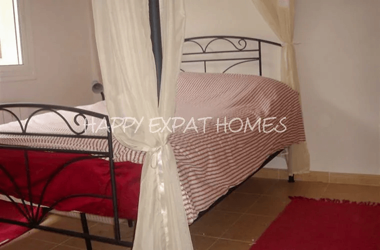 Villa en venta de 5 dormitorios con piscina en Olivella, Barcelona