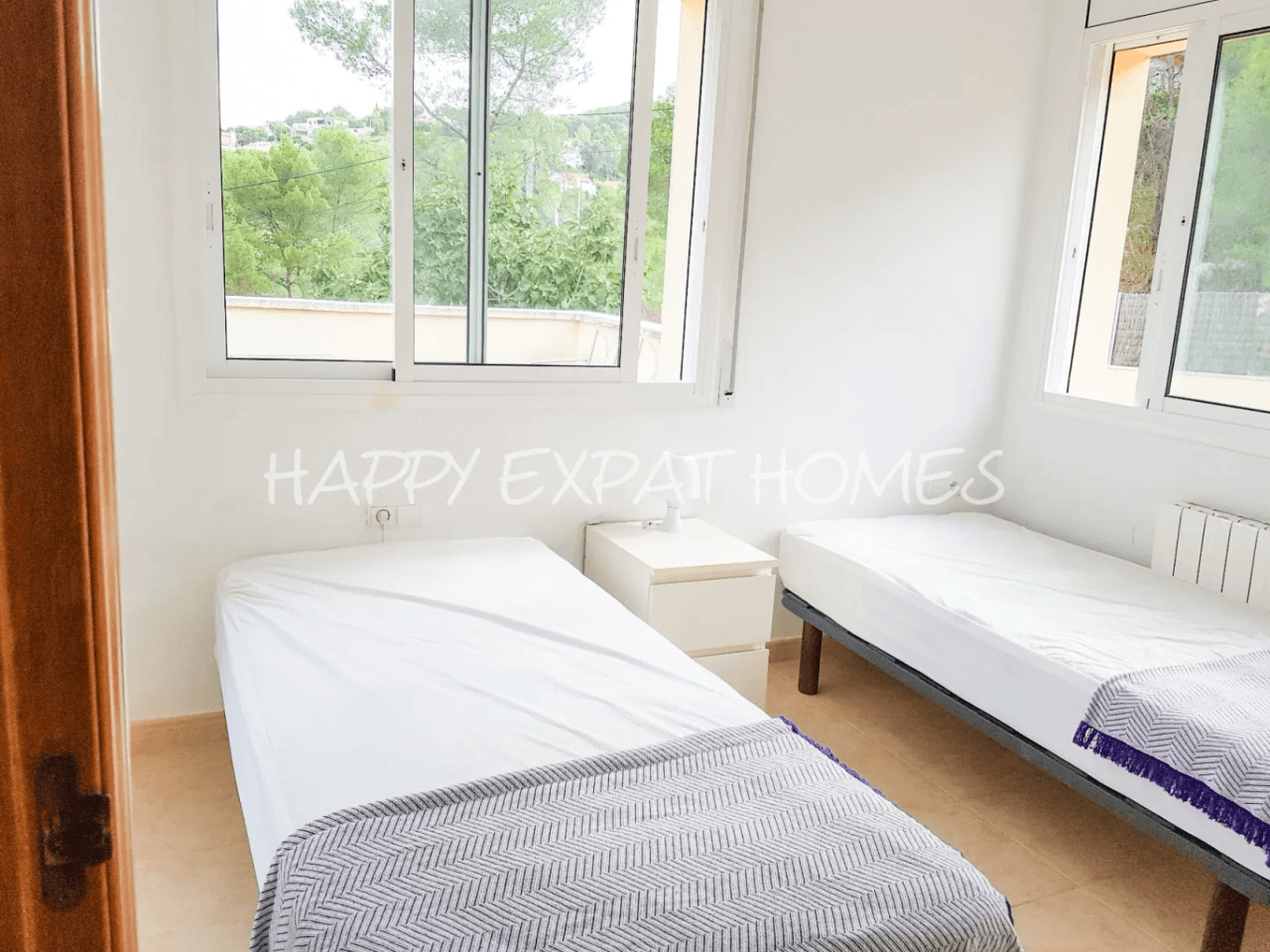 Villa en venta de 5 dormitorios con piscina en Olivella, Barcelona